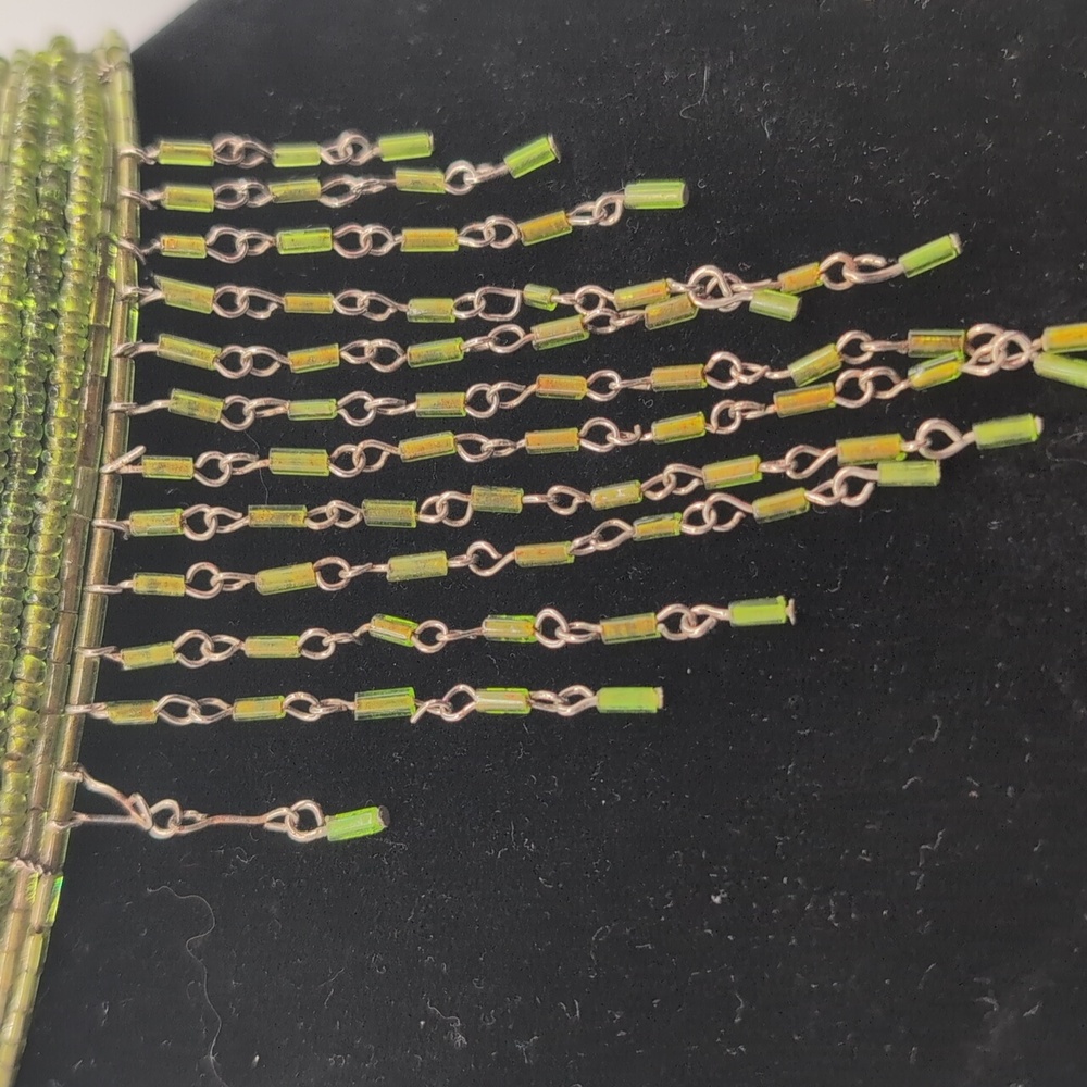 Elegant Green Beaded Choker Necklace - Picture 4 of 9